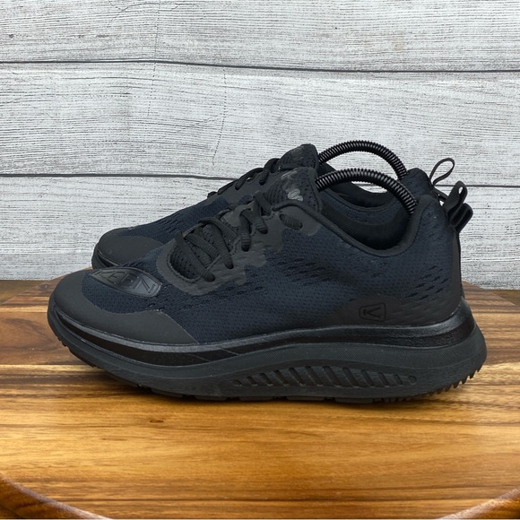 Keen Women’s WK400 Walking Athletic Shoe Triple Black All Terrain Sneaker Size 9